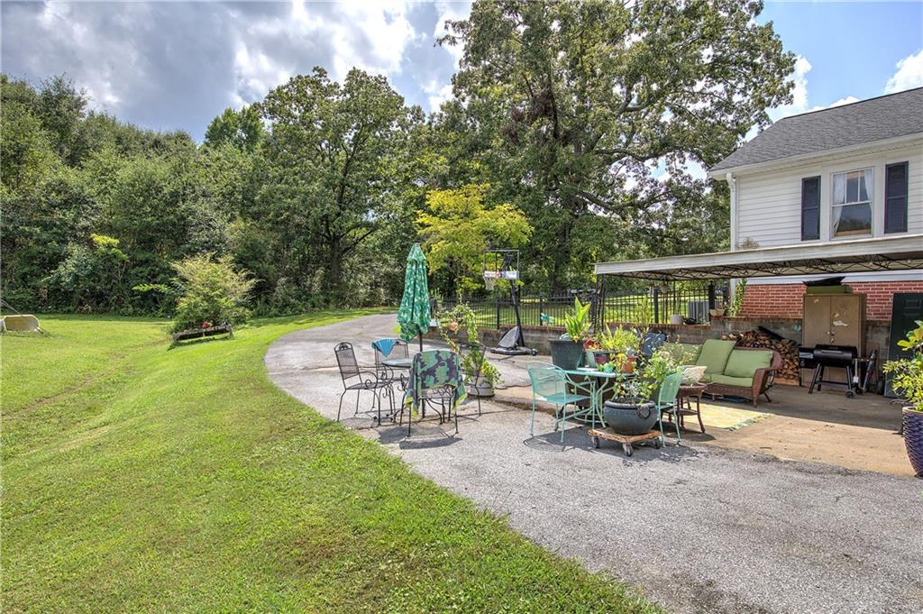 2135 Bellview Road Property Photo 8