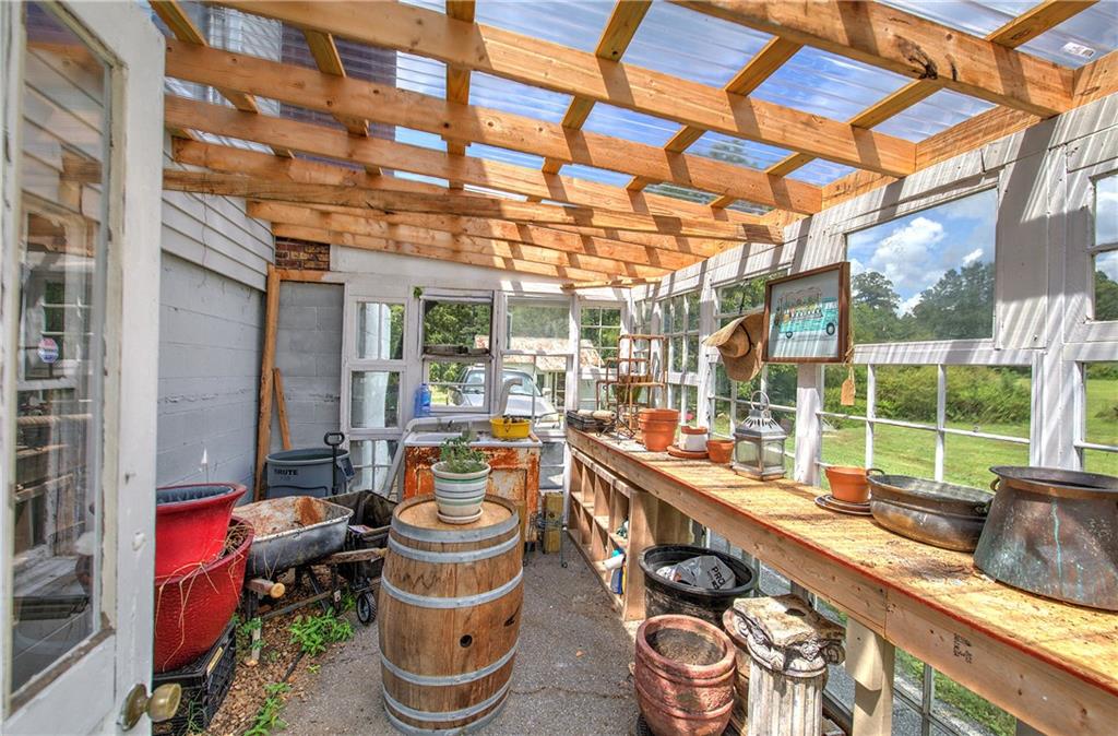 2135 Bellview Road Property Photo 9