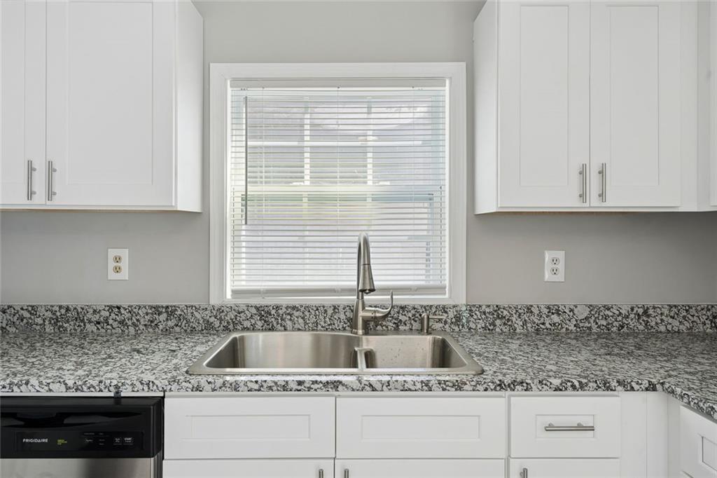 7820106 Property Photo 12