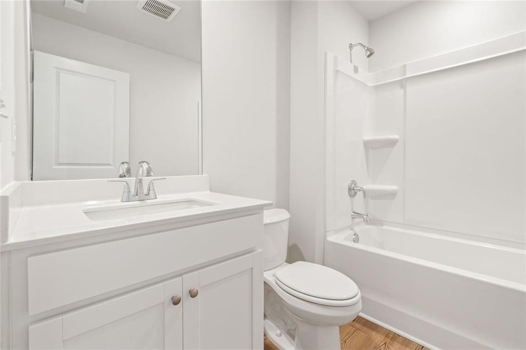 549 Baynes Court Property Photo 16