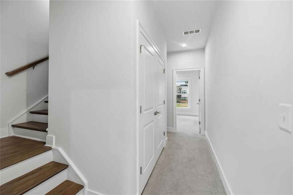 1012 Burnside Lane Nw Property Photo 20