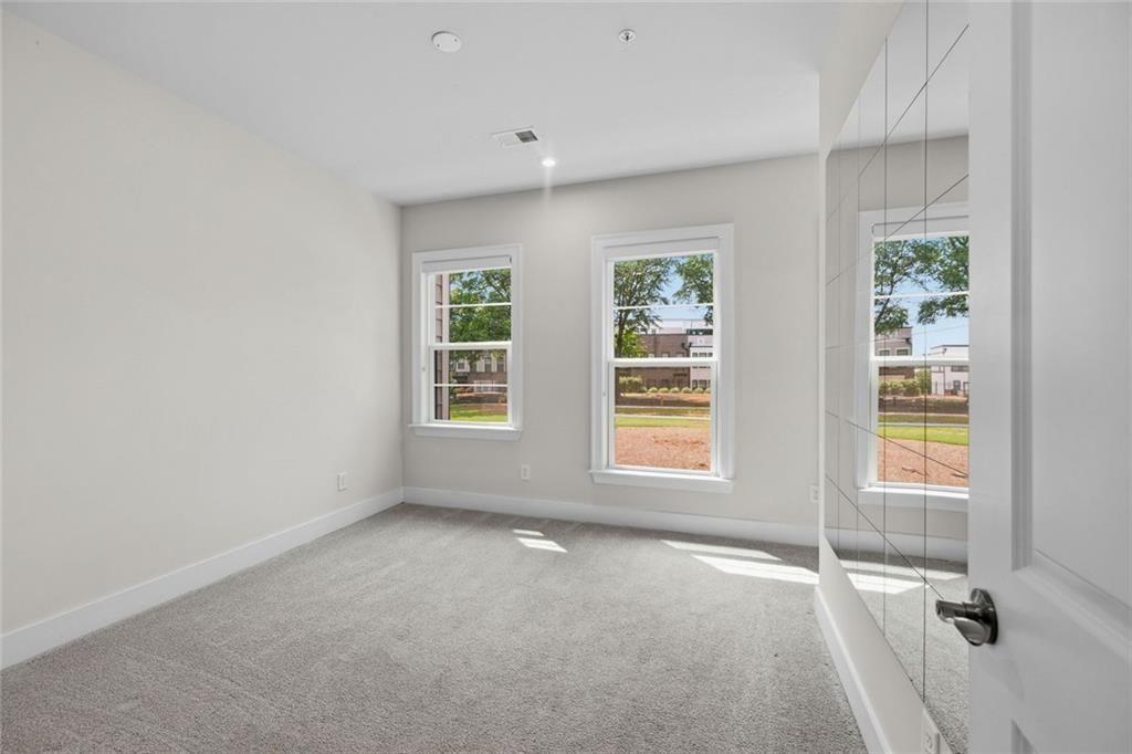 1012 Burnside Lane Nw Property Photo 31