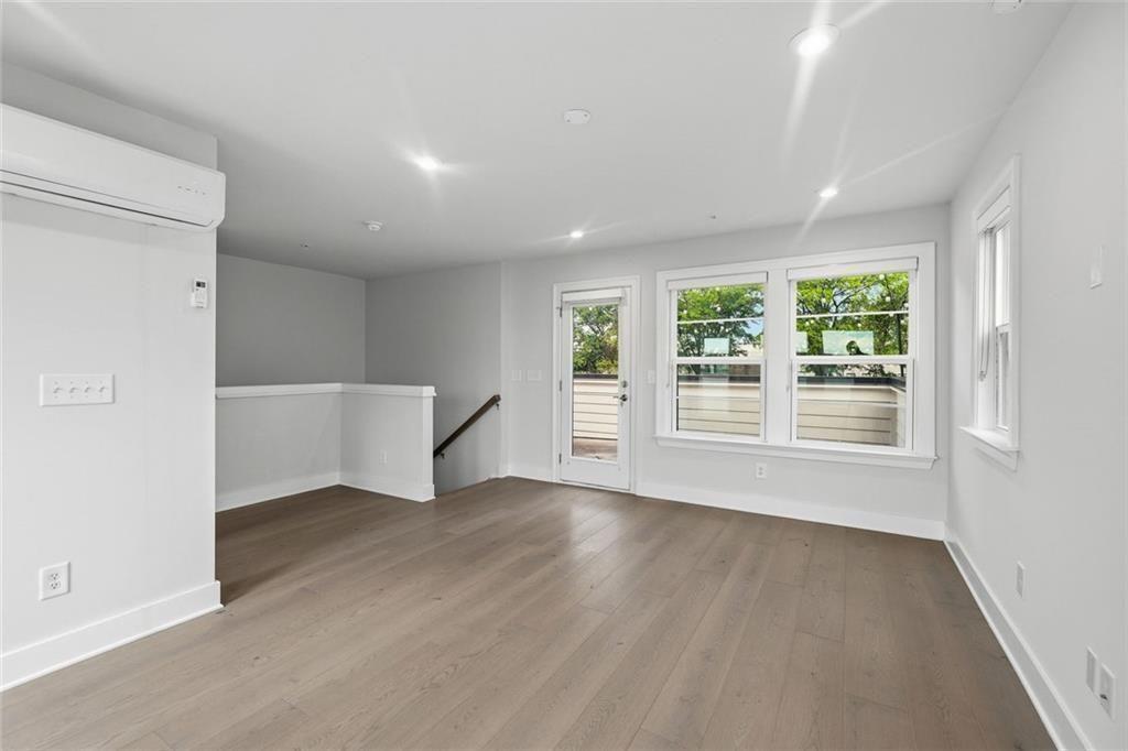 1012 Burnside Lane Nw Property Photo 34
