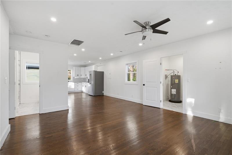 303 Glen Iris Drive Property Photo 7