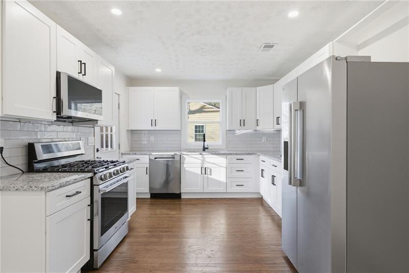 303 Glen Iris Drive Property Photo 12