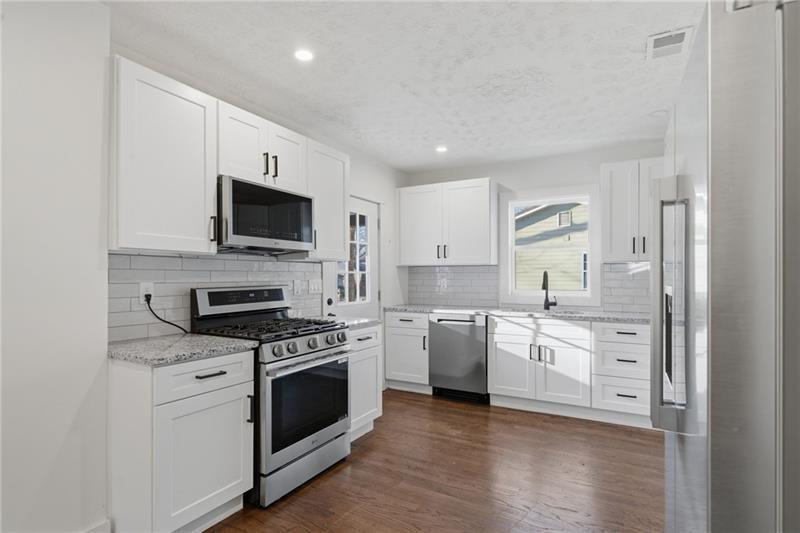 303 Glen Iris Drive Property Photo 13
