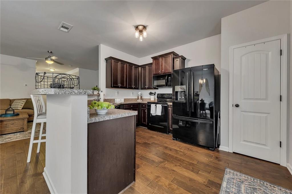 308 Valley Crossing Property Photo 12