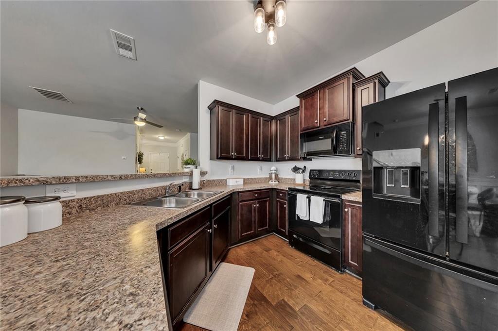 308 Valley Crossing Property Photo 14