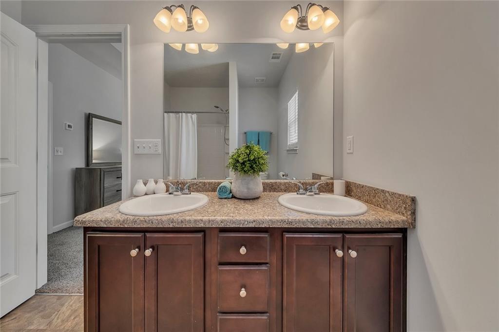 308 Valley Crossing Property Photo 22