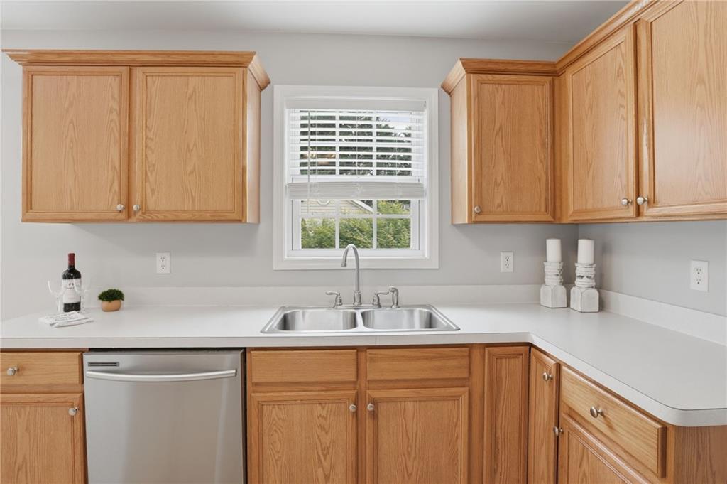 8790 Baycreek Ln Property Photo 6