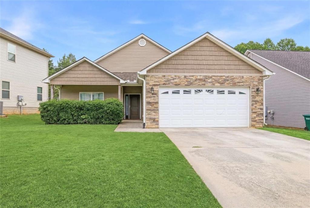 540 Highland Pointe Drive Property Photo 2