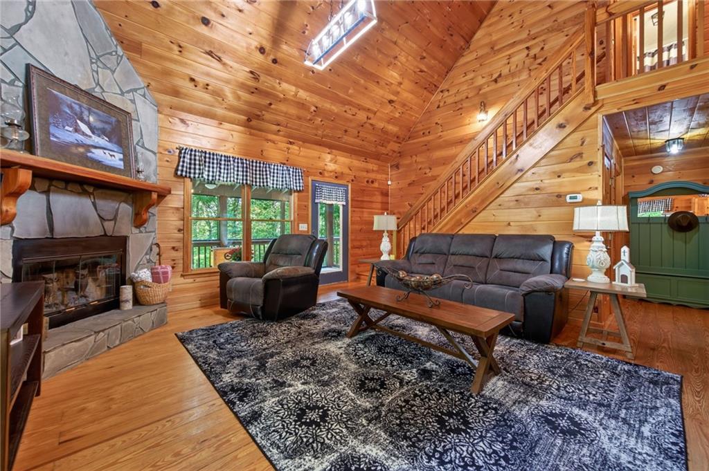 296 Mohawk Trail Property Photo 12