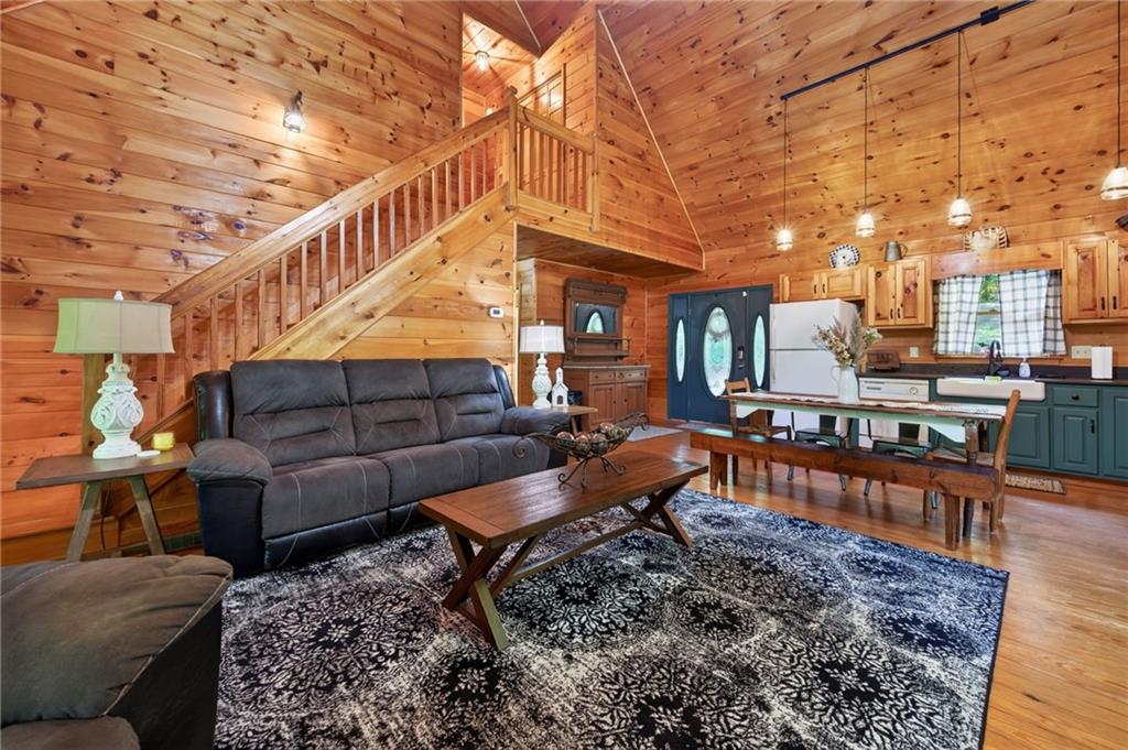 296 Mohawk Trail Property Photo 15