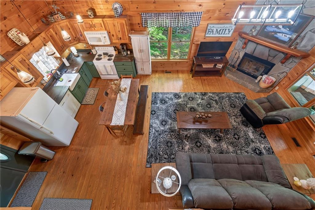 296 Mohawk Trail Property Photo 21
