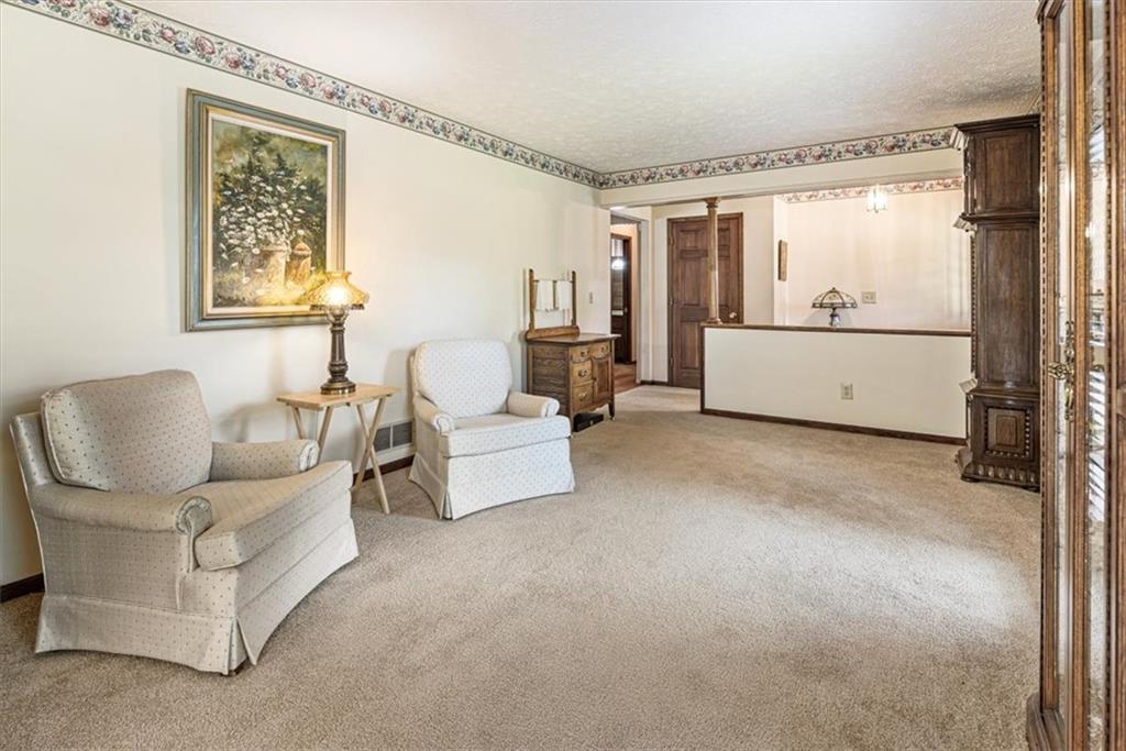 2950 Foothill Trail Property Photo 8