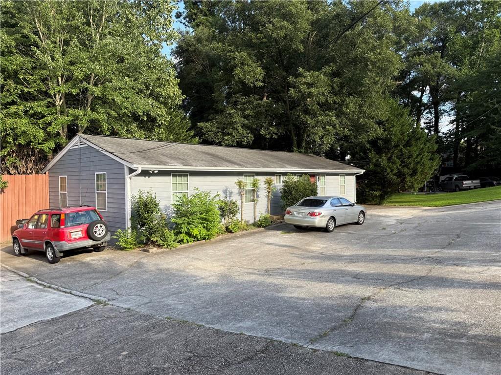 3139 Shallowford Road NE Property Photo 1