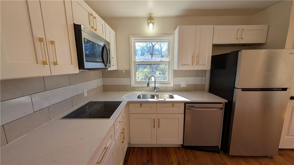 3915 Emerald North Drive Property Photo 4