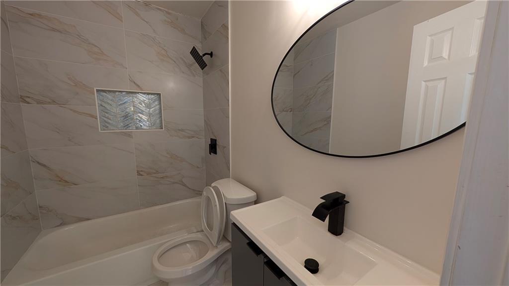 3915 Emerald North Drive Property Photo 11