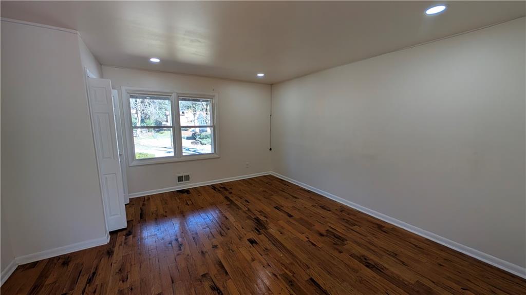 3915 Emerald North Drive Property Photo 12