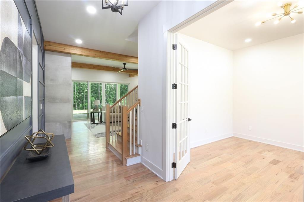 121 Forest Berry Court Property Photo 7