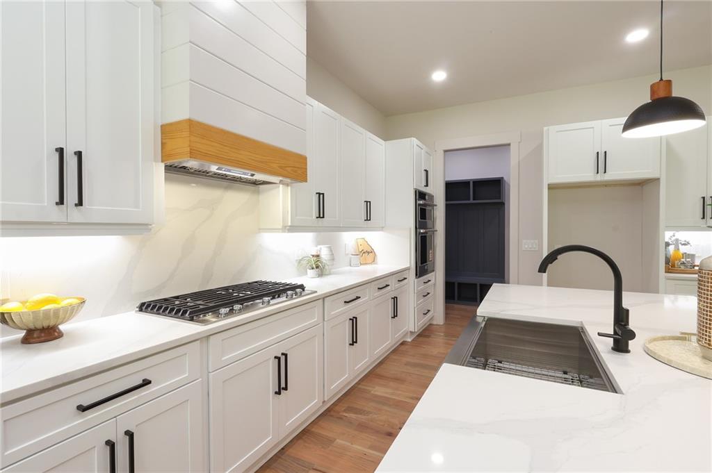 121 Forest Berry Court Property Photo 13