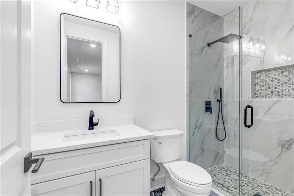 121 Forest Berry Court Property Photo 34