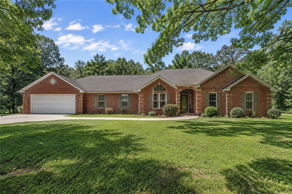 1041 Forest Hills Drive SE Property Photo 1