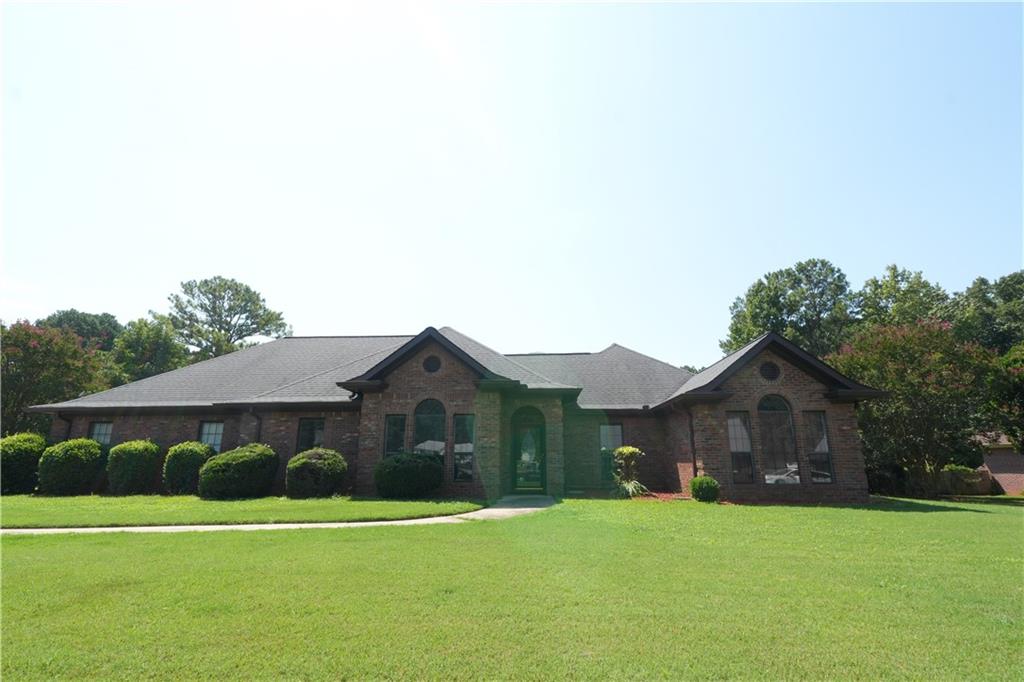 1041 Forest Hills Drive Se Property Photo 1