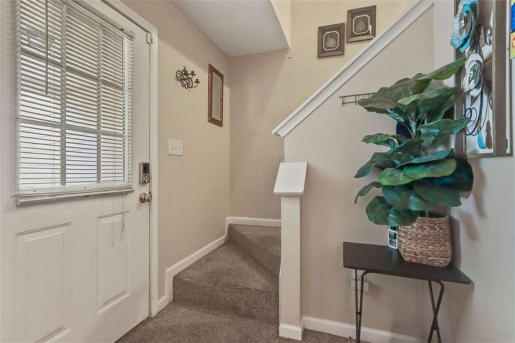 6964 Gallant Circle Property Photo 3