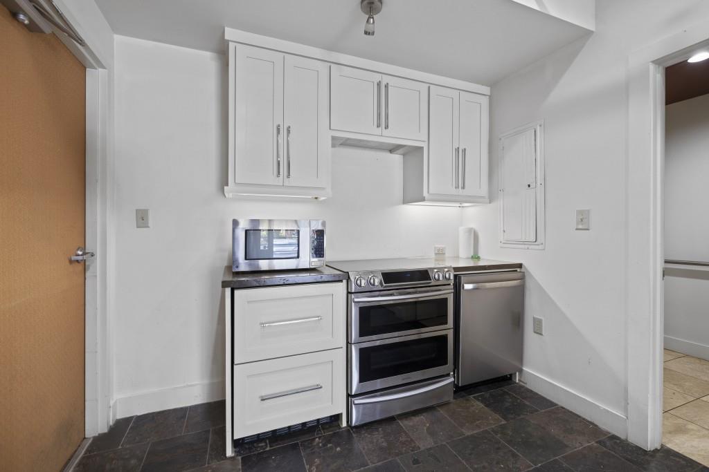 7820362 Property Photo 28