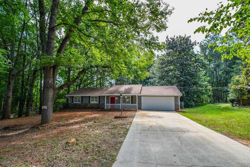110 E Country Woods Drive Property Photo 1