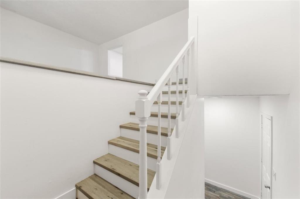 104 Park Place Property Photo 24