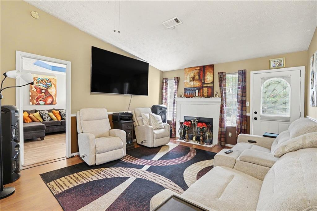 2805 Robinson Wood Drive Property Photo 2
