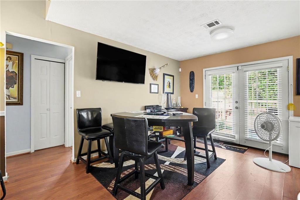 2805 Robinson Wood Drive Property Photo 3