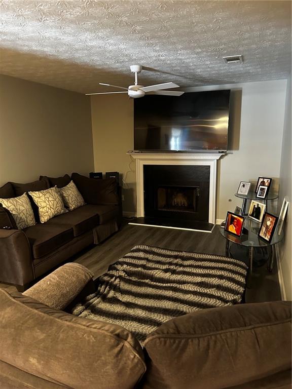 4949 Penscot Way Property Photo 14