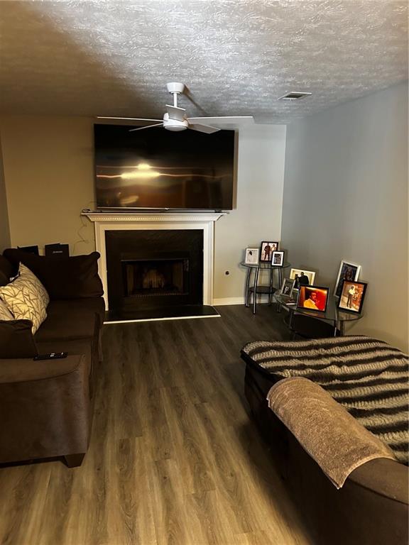 4949 Penscot Way Property Photo 16