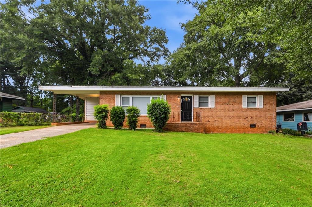 25 Larose Circle SE Property Photo 1