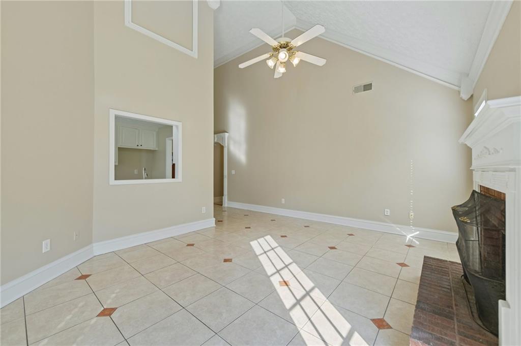 2084 Green Gate Place Property Photo 8