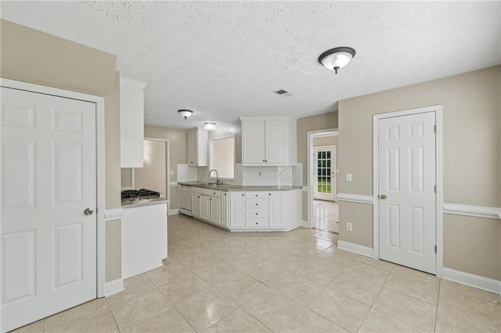 2084 Green Gate Place Property Photo 13