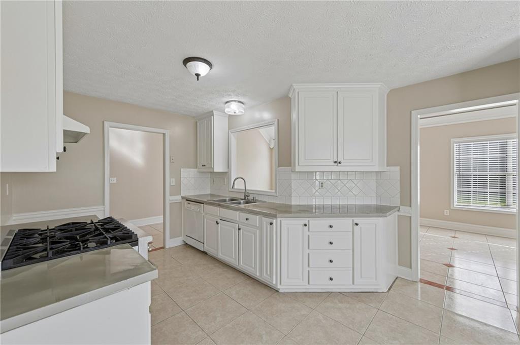 2084 Green Gate Place Property Photo 15