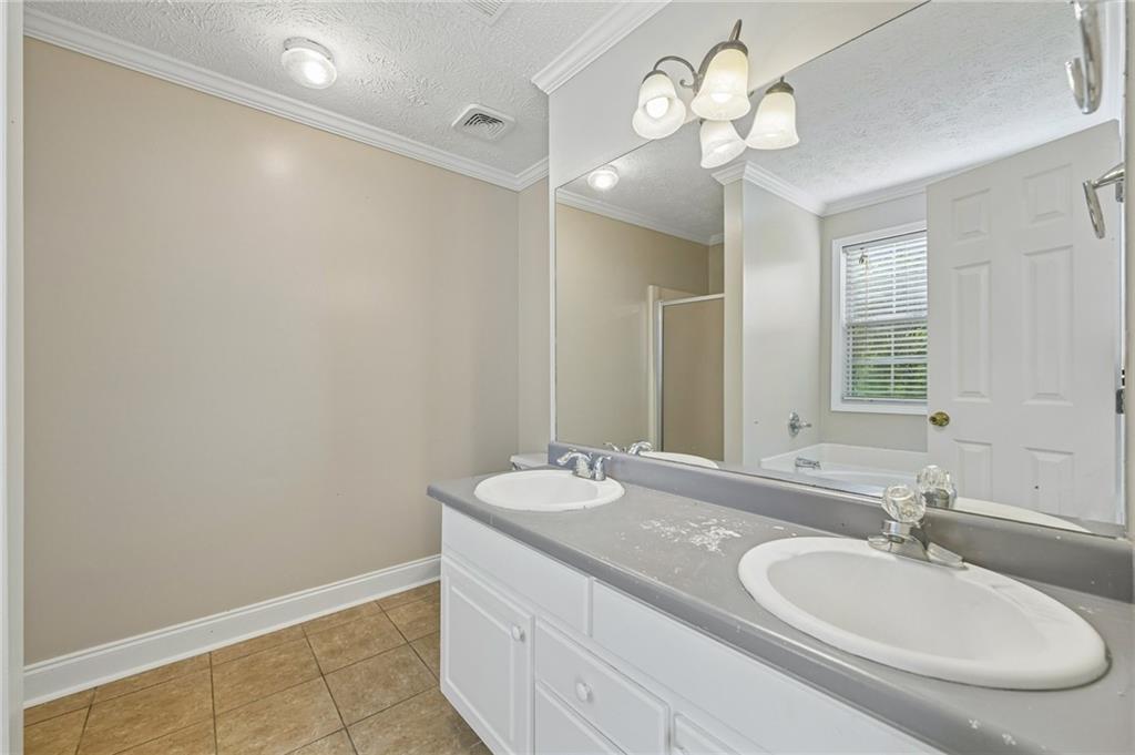 2084 Green Gate Place Property Photo 27