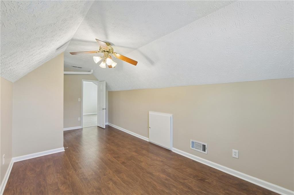 2084 Green Gate Place Property Photo 33