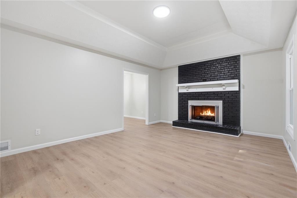 4891 Lake Forest Drive Se Property Photo 4