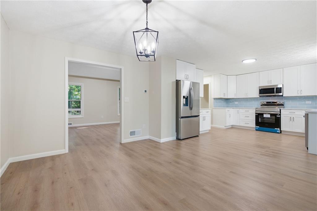 4891 Lake Forest Drive Se Property Photo 8