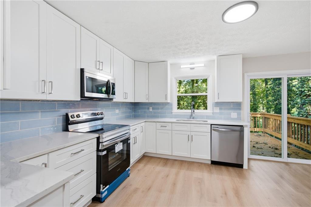 4891 Lake Forest Drive Se Property Photo 12