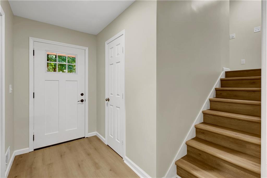 4891 Lake Forest Drive Se Property Photo 13