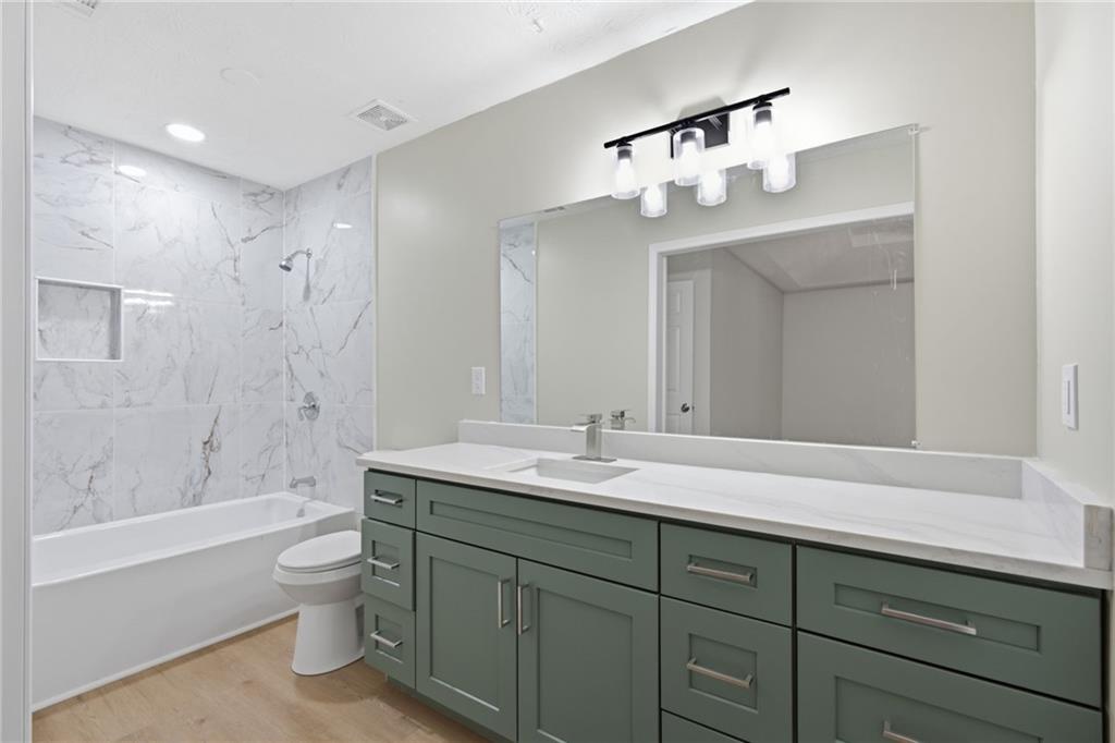 4891 Lake Forest Drive Se Property Photo 18