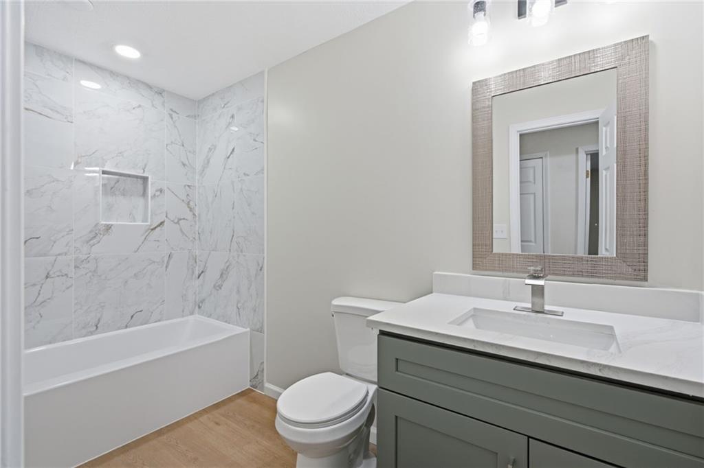 4891 Lake Forest Drive Se Property Photo 22