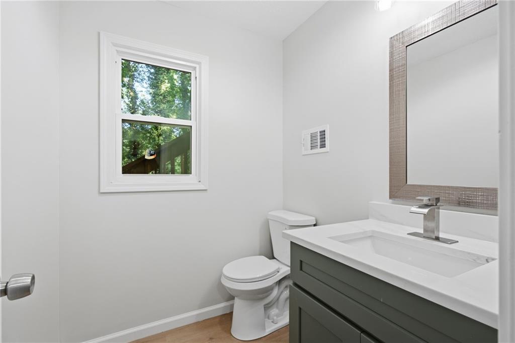 4891 Lake Forest Drive Se Property Photo 24