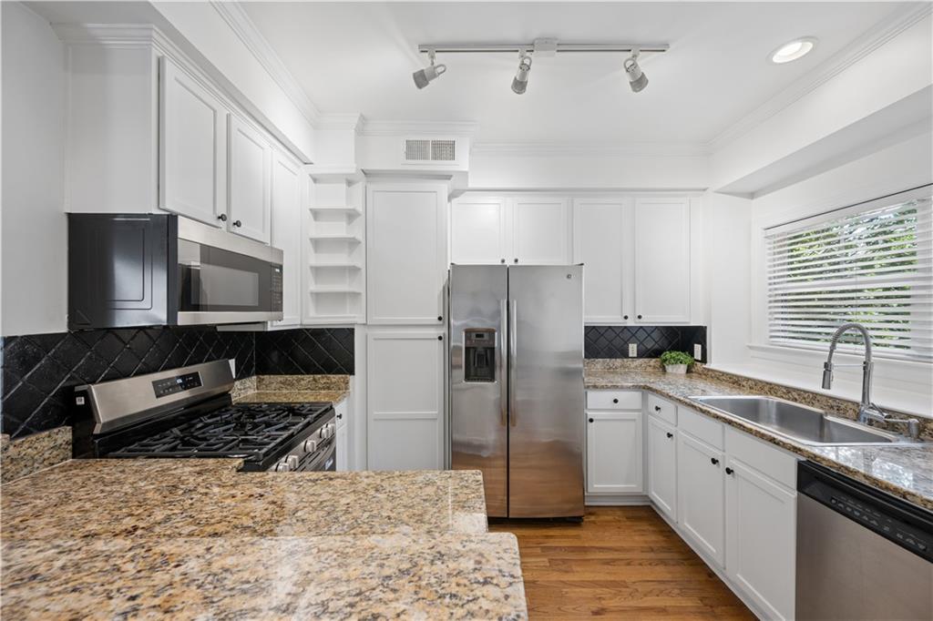 7820551 Property Photo 7